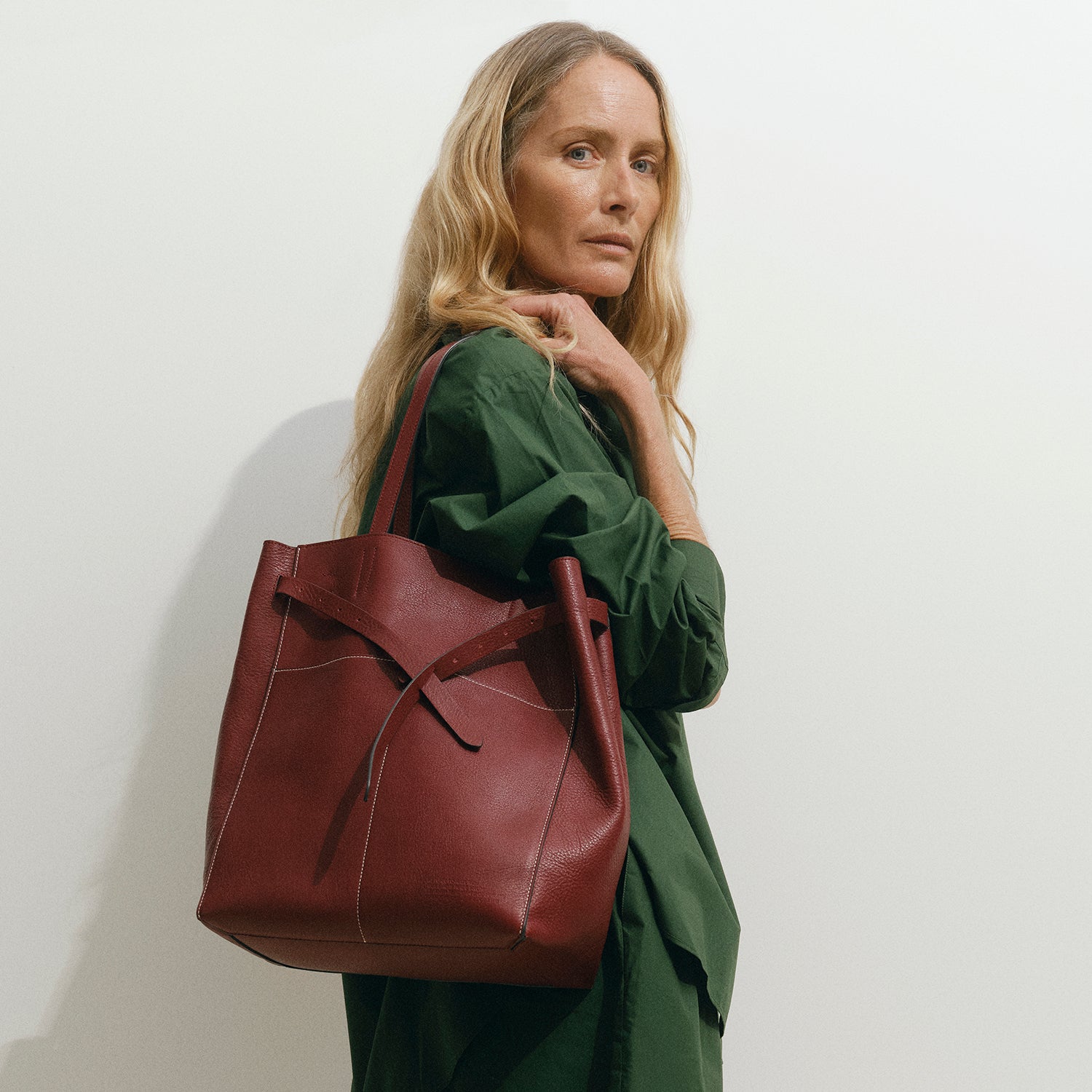 Return to Nature N/S Tote -

          
            Natural Grain Leather in Rosewood -
          

          Anya Hindmarch UK
